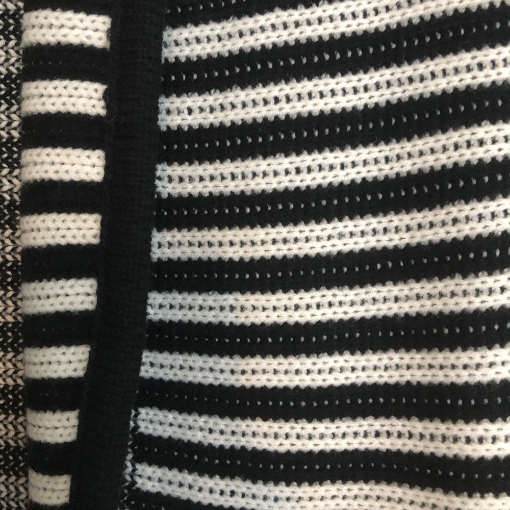 Dynamite Knit long line blazer -Black and White stripe NWOT -Sz Sm-Chic! 🖤 - Picture 10 of 11
